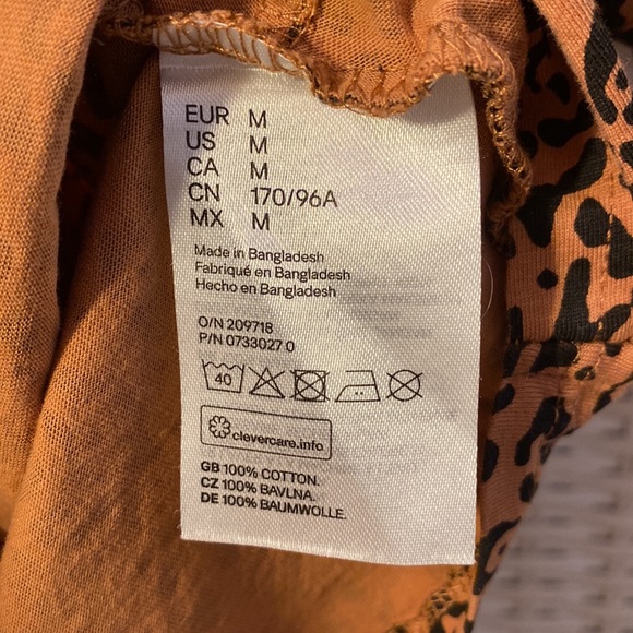 H&M leopard print crop top 🐆 - Picture 4 of 4